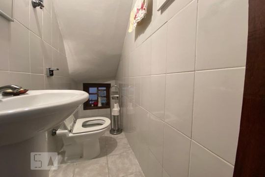 Lavabo de casa para alugar com 4 quartos, 143m² em Vila Suzana, São Paulo