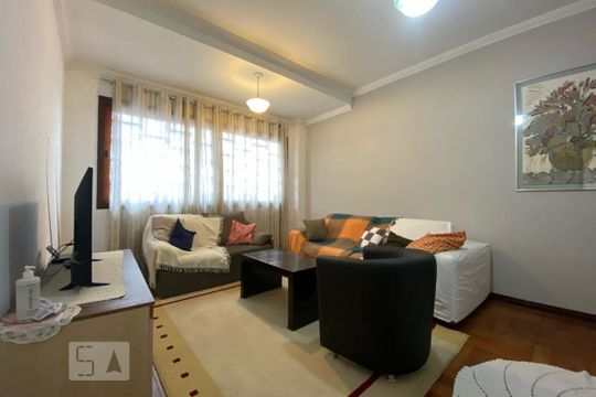 Casa para alugar com 4 quartos, 143m² em Vila Suzana, São Paulo