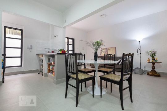 Cozinha de apartamento para alugar com 2 quartos, 87m² em Pinheiros, São Paulo