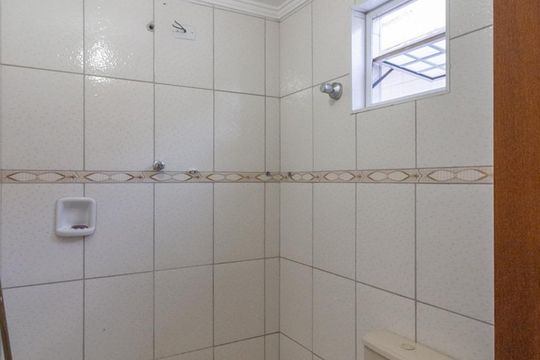Banheiro de casa para alugar com 1 quarto, 60m² em Vila Carolina, São Paulo