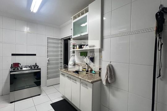 Cozinha de apartamento à venda com 2 quartos, 95m² em Cerqueira César, São Paulo