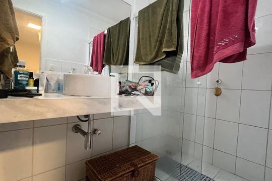 Banheiro da Suíte de apartamento à venda com 2 quartos, 95m² em Cerqueira César, São Paulo