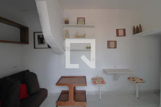Sala/Quarto de casa para alugar com 1 quarto, 29m² em Vila Arriete, São Paulo