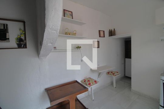 Sala/Quarto de casa para alugar com 1 quarto, 29m² em Vila Arriete, São Paulo