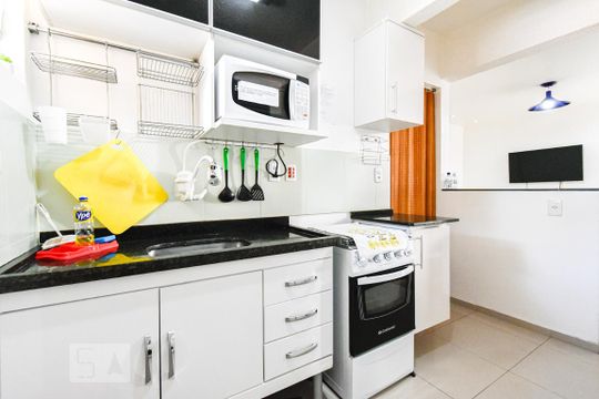 Cozinha de apartamento para alugar com 1 quarto, 45m² em Bela Vista, São Paulo