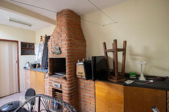 Churrasqueira de casa à venda com 2 quartos, 170m² em Quitaúna, Osasco