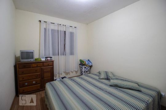 Quarto de casa à venda com 2 quartos, 170m² em Quitaúna, Osasco