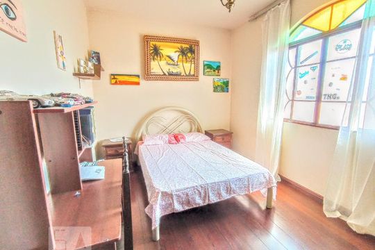 Casa à venda com 3 quartos, 240m² em Santa Amelia, Belo Horizonte