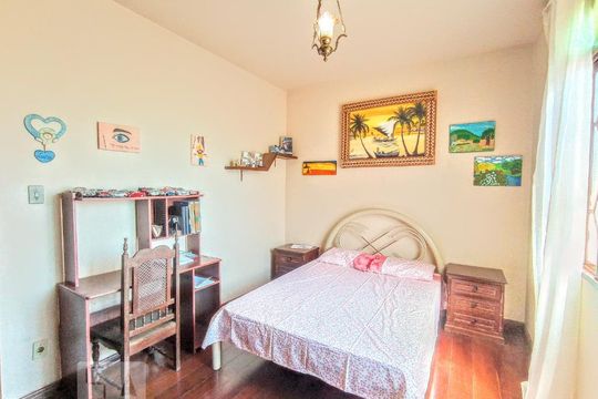 Casa à venda com 3 quartos, 240m² em Santa Amelia, Belo Horizonte