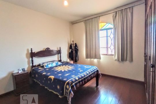 Casa à venda com 3 quartos, 240m² em Santa Amelia, Belo Horizonte