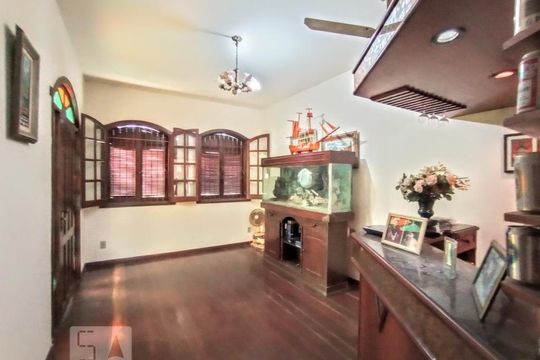 Casa à venda com 3 quartos, 240m² em Santa Amelia, Belo Horizonte