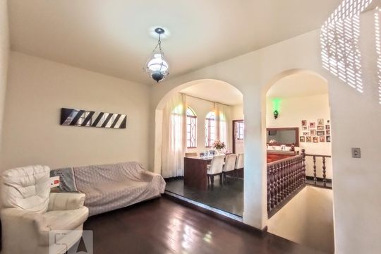 Casa à venda com 3 quartos, 240m² em Santa Amelia, Belo Horizonte