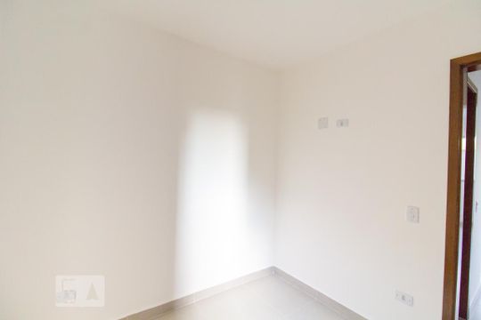 Quarto 2 de apartamento para alugar com 2 quartos, 38m² em Vila Paiva, São Paulo
