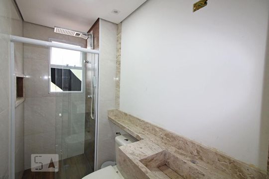Banheiro de apartamento para alugar com 2 quartos, 53m² em Jardim Colibri, Cotia