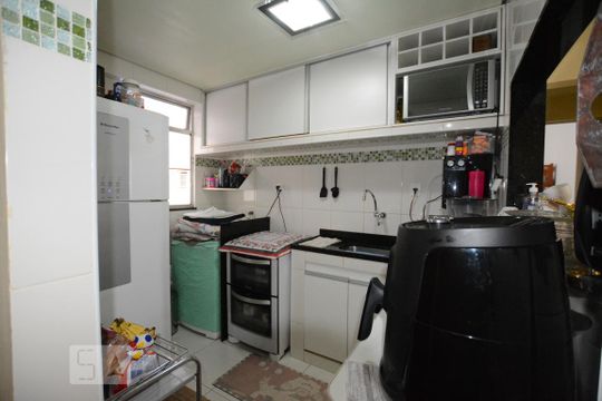 Cozinha de apartamento à venda com 2 quartos, 55m² em Irajá, Rio de Janeiro