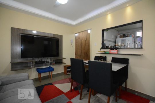 Sala de apartamento à venda com 2 quartos, 55m² em Irajá, Rio de Janeiro
