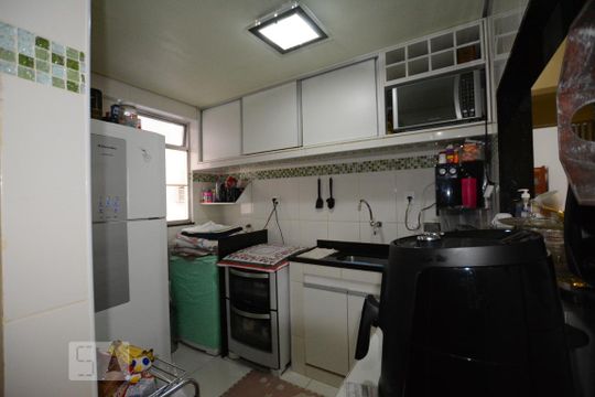 Cozinha de apartamento à venda com 2 quartos, 55m² em Irajá, Rio de Janeiro
