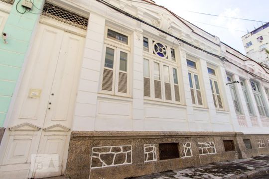 Fachada de casa à venda com 5 quartos, 180m² em Glória, Rio de Janeiro