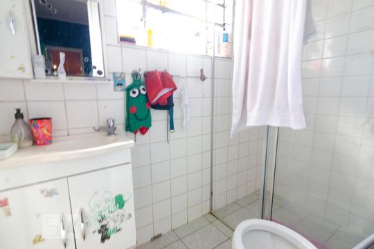 Banheiro suite 1 de casa à venda com 4 quartos, 434m² em Cangaíba, São Paulo