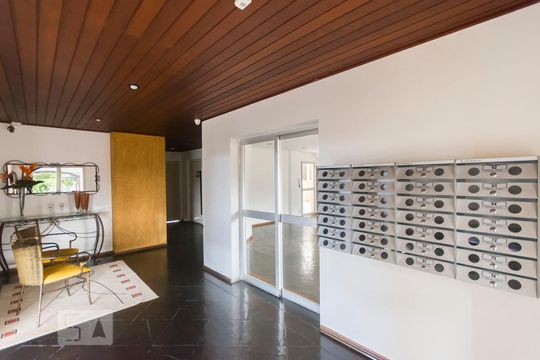 Hall de entrada de apartamento para alugar com 3 quartos, 70m² em Vila Paraíso, Campinas
