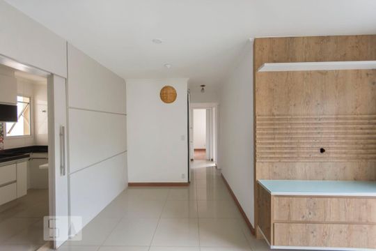 Sala de apartamento para alugar com 3 quartos, 70m² em Vila Paraíso, Campinas