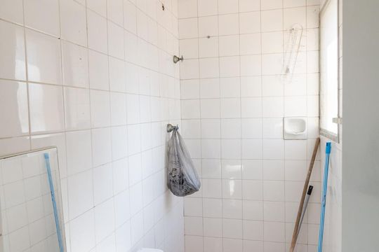 Banheiro de Serviço de apartamento à venda com 1 quarto, 53m² em Vila Clementino, São Paulo