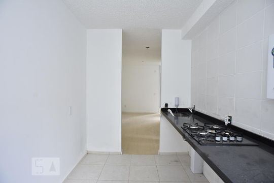 Cozinha de apartamento para alugar com 2 quartos, 45m² em Curicica, Rio de Janeiro