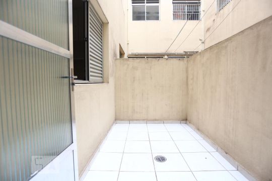 Quintal de apartamento à venda com 2 quartos, 70m² em Jaguaribe, Osasco