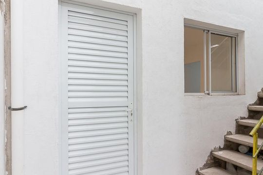 Entrada da casa de casa para alugar com 1 quarto, 30m² em Vila Barros, Guarulhos