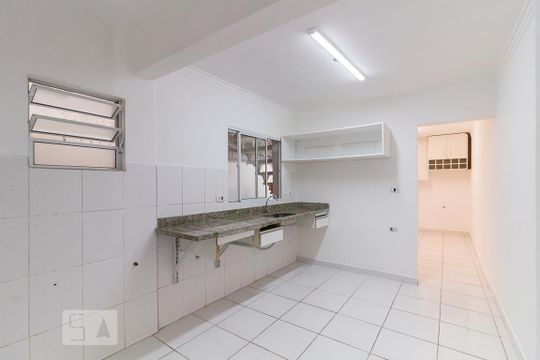 Cozinha de casa para alugar com 1 quarto, 30m² em Vila Barros, Guarulhos