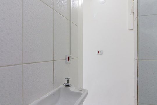 Banheiro de casa para alugar com 1 quarto, 30m² em Vila Barros, Guarulhos