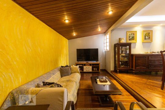 Sala de casa à venda com 4 quartos, 246m² em Parque Industrial das Oliveiras, Taboão da Serra