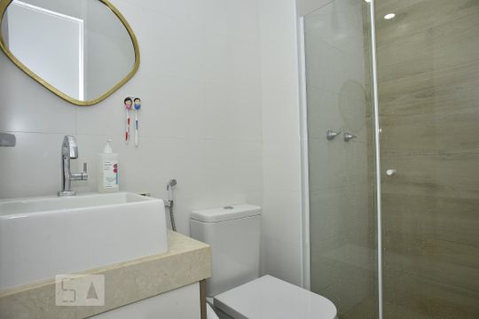 Banheiro de apartamento à venda com 2 quartos, 46m² em Jacarepaguá, Rio de Janeiro