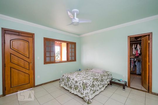 Suíte  de casa para alugar com 4 quartos, 300m² em Havaí, Belo Horizonte