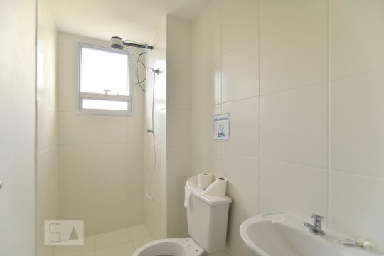 Banheiro  de kitnet/studio à venda com 1 quarto, 25m² em Vila Ema, São Paulo