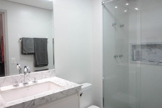 Banheiro 1 da Suíte de apartamento para alugar com 1 quarto, 111m² em Anhangabaú, Jundiaí