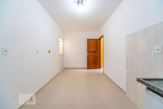 Sala e Cozinha de casa para alugar com 2 quartos, 50m² em Vila Pires, Santo André