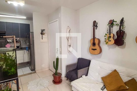 Sala de apartamento à venda com 2 quartos, 45m² em São Pedro, Osasco
