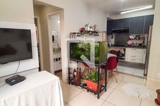 Sala de apartamento à venda com 2 quartos, 45m² em São Pedro, Osasco
