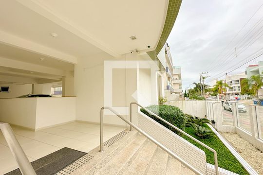 Entrada de apartamento para alugar com 2 quartos, 80m² em Ingleses do Rio Vermelho, Florianópolis