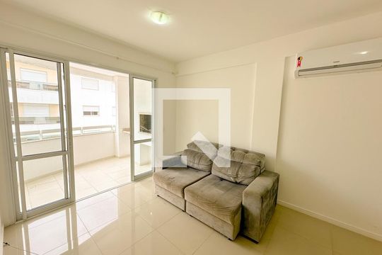 Sala de TV de apartamento para alugar com 2 quartos, 80m² em Ingleses do Rio Vermelho, Florianópolis