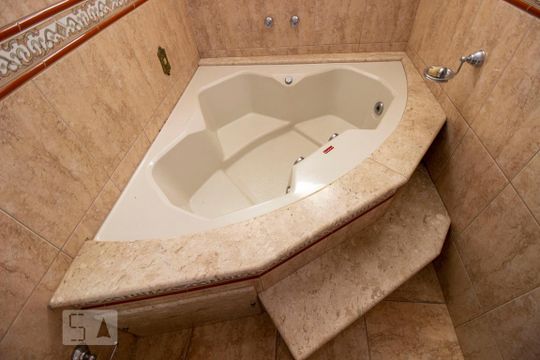 Banheira de apartamento para alugar com 3 quartos, 114m² em Vila Santa Terezinha, Várzea Paulista
