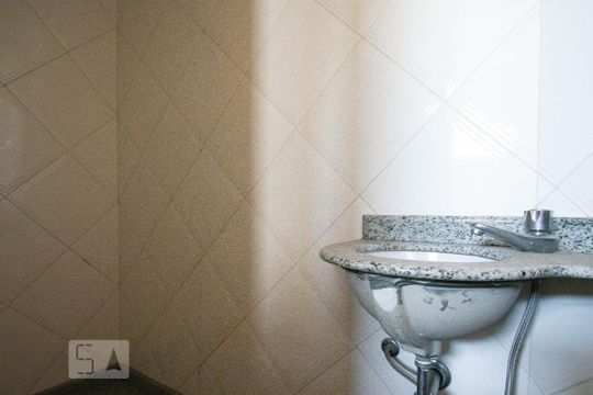 Banheiro de Serviço de apartamento para alugar com 4 quartos, 182m² em Cidade Dutra, São Paulo