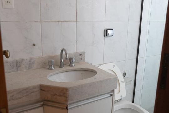 Banheiro da Suíte 1 de apartamento à venda com 4 quartos, 251m² em Jaraguá, Belo Horizonte