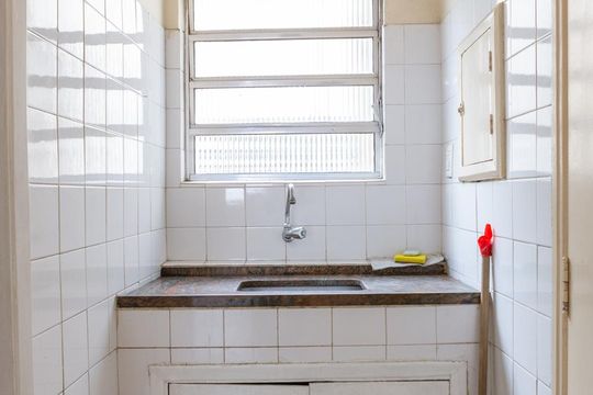Cozinha de kitnet/studio para alugar com 1 quarto, 25m² em Barra Funda, São Paulo