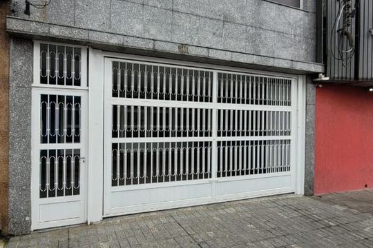 Fachada de casa à venda com 3 quartos, 350m² em Belenzinho, São Paulo