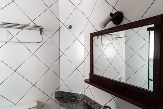 Banheiro de apartamento à venda com 1 quarto, 40m² em Cerqueira César, São Paulo