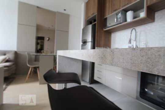 Cozinha de kitnet/studio para alugar com 1 quarto, 30m² em Santa Quitéria, Curitiba