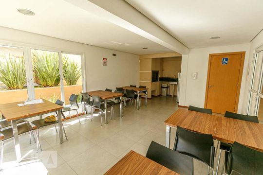 Área comum - Salão de festas de apartamento para alugar com 2 quartos, 53m² em Ipanema, Porto Alegre