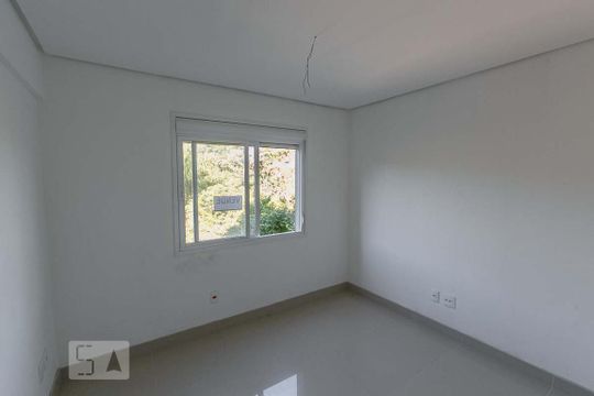 Quarto 1 de apartamento para alugar com 2 quartos, 53m² em Ipanema, Porto Alegre